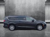 Used 2022 Chrysler Pacifica Touring-L image 4