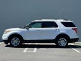 Used 2014 Ford Explorer XLT w/ Equipment Group 202A image 2