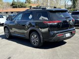 Used 2022 Nissan Pathfinder SV w/ SV Black Package image 5