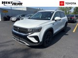 Used 2022 Volkswagen Taos SE w/ Panoramic Sunroof Package image 3