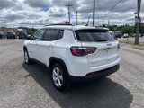 Used 2022 Jeep Compass Latitude image 3