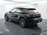 Certified 2022 Porsche Macan image 3