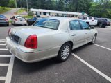 Used 2006 Lincoln Town Car Signature image 6