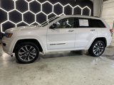 Certified 2017 Jeep Grand Cherokee Overland image 2