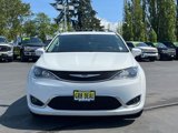Used 2018 Chrysler Pacifica Touring-L image 2
