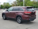 Used 2019 Toyota Highlander XLE image 3