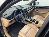 Used 2024 Porsche Macan image 4