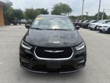 Used 2021 Chrysler Pacifica Touring-L image 3