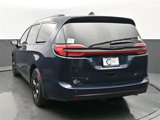 New 2025 Chrysler Pacifica Select image 4