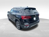 Used 2024 Volkswagen Taos SE image 5
