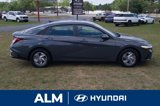 New 2025 Hyundai Elantra SE image 4