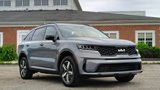 Used 2023 Kia Sorento S image 2