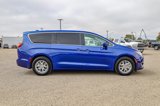 Used 2020 Chrysler Pacifica Touring image 3