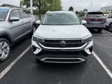 Certified 2022 Volkswagen Taos SE w/ Panoramic Sunroof Package image 4