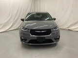 Used 2023 Chrysler Pacifica Touring-L image 3