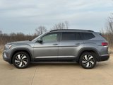 Used 2024 Volkswagen Atlas SE image 2