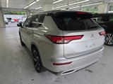 Used 2022 Mitsubishi Outlander SE image 3