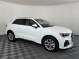 Used 2022 Audi Q3 2.0T Premium w/ Convenience Package image 2
