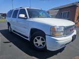 Used 2004 GMC Yukon XL Denali image 3
