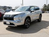 Used 2023 Mitsubishi Outlander SE image 3