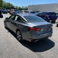 Used 2020 Nissan Altima 2.5 SV image 2