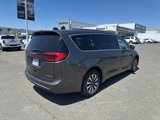 Used 2021 Chrysler Pacifica Touring-L image 6