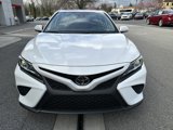 Certified 2019 Toyota Camry SE image 3