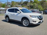Used 2020 Nissan Rogue SV image 2