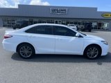 Used 2017 Toyota Camry image 2