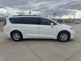 Certified 2022 Chrysler Pacifica Touring-L image 5