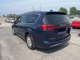 Used 2021 Chrysler Pacifica Touring-L image 4