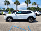 Used 2019 Jeep Cherokee Limited image 2