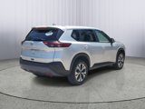 Used 2023 Nissan Rogue SV image 3