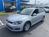 Used 2017 Volkswagen Golf S image 2
