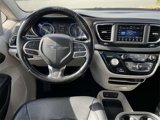 Used 2019 Chrysler Pacifica Touring-L image 2