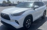 Used 2022 Toyota Highlander XLE image 4
