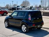 Used 2011 Kia Soul ! image 3