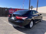 Used 2018 Toyota Camry LE image 5