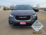 Used 2023 Chrysler Pacifica Touring-L image 3