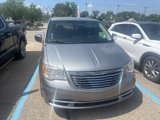 Used 2014 Chrysler Town & Country Touring-L w/ Driver Convenience Group image 2
