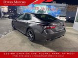 Used 2021 Toyota Camry SE image 3