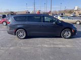 Used 2021 Chrysler Pacifica Touring-L image 2