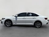 Used 2024 Volkswagen Jetta SE image 3