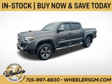 Used 2017 Toyota Tacoma TRD Sport image 1