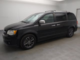 Used 2017 Dodge Grand Caravan SXT image 2