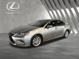 Used 2018 Lexus ES 300h w/ Luxury Package image 3