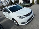 Used 2017 Chrysler Pacifica Touring-L image 5