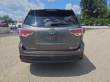 Used 2015 Toyota Highlander LE image 5