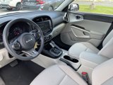 Used 2022 Kia Soul LX image 4