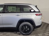New 2025 Jeep Grand Cherokee Altitude image 4